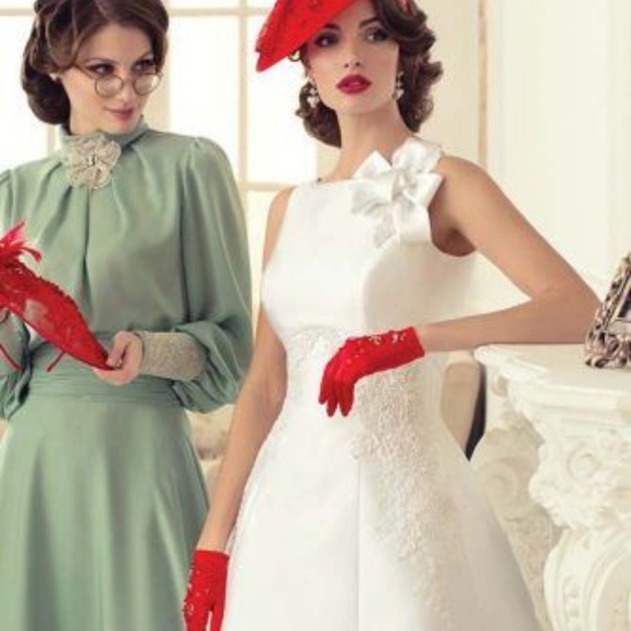 Meet your Posher, Serena - Picture 2 of 8